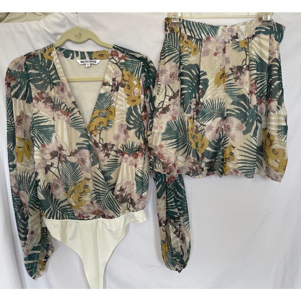 Walter Baker Mara Tropical Palm Vacation Surplice Bodysuit Shorts Set, M, 8, 10